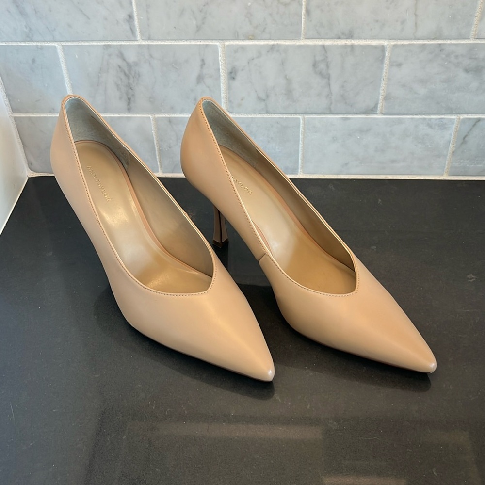 Ann Taylor High Cut Leather Shootie Pump - Missy